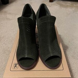 Dirty Laundry Aida split suede - olive (color)